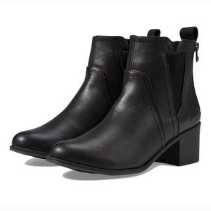 NWT Blowfish black bootie sz 8